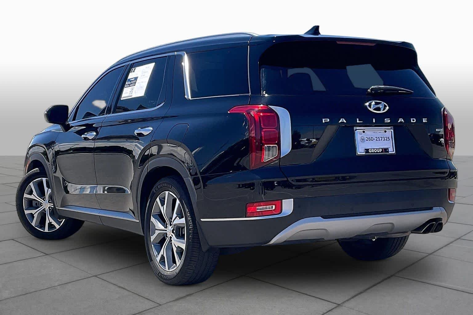 Used 2022 Abyss Black Pearl Hyundai SEL image 11