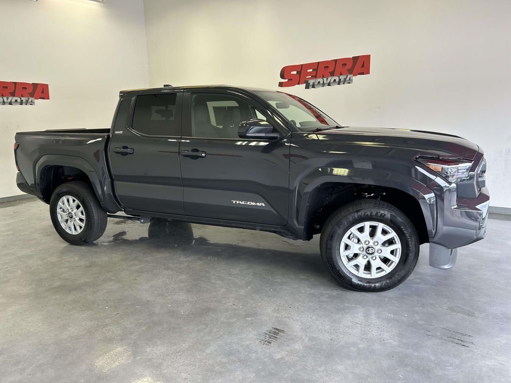 Used 2025  Toyota SR5 image 2