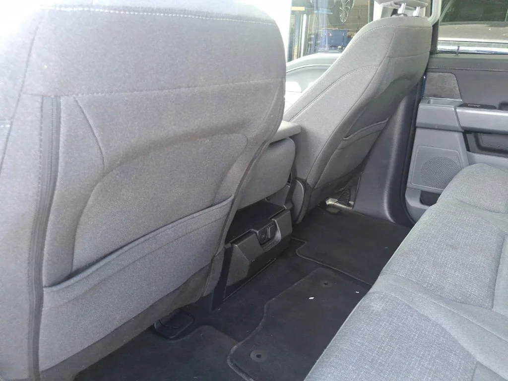 Used 2025 Blue Ford XLT image 16