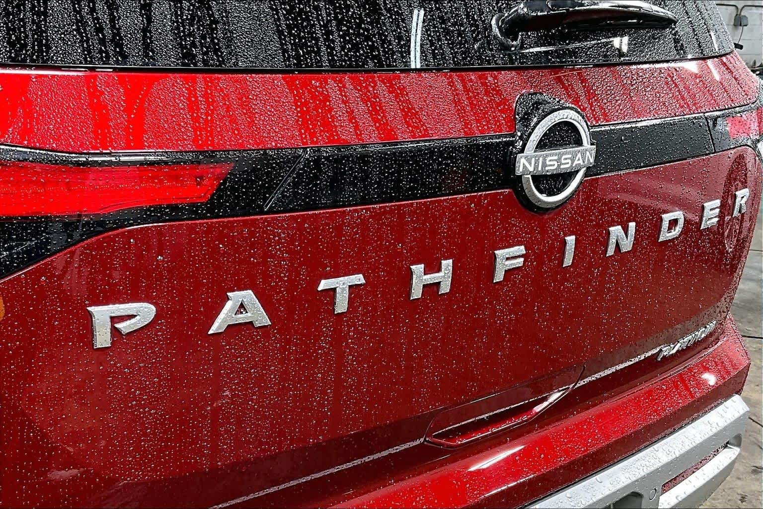 Used 2025 Scarlet Ember Tintcoat Nissan Platinum image 31
