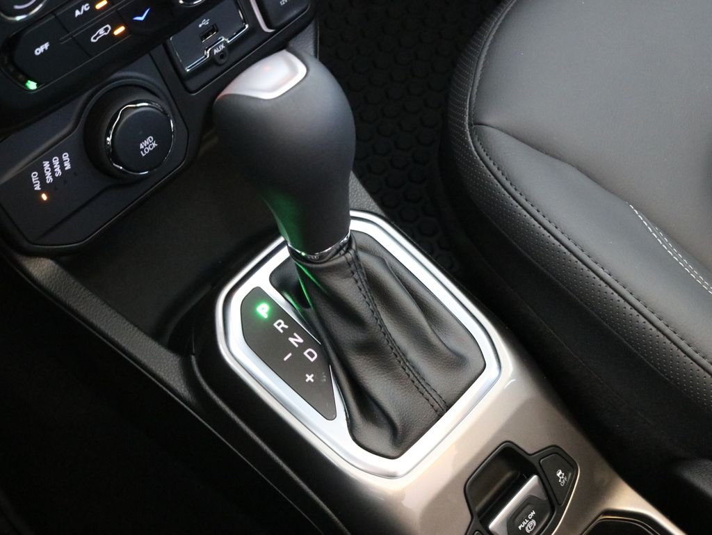 Used 2022 Teal Jeep Limited image 15