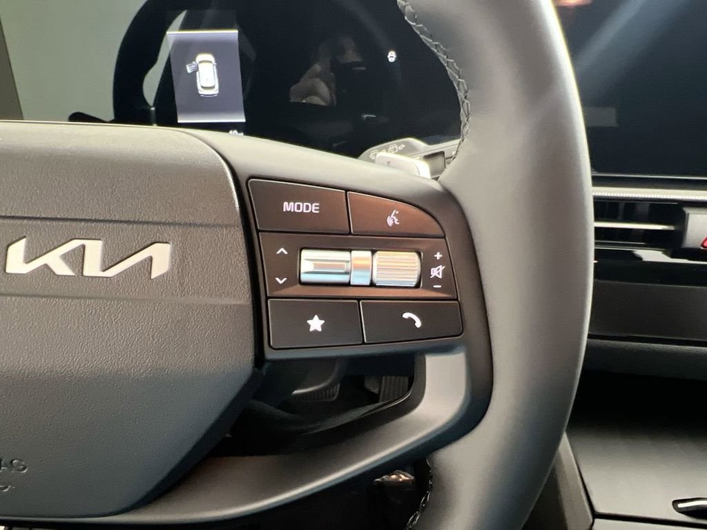 New 2026 Snow White Pearl Kia LX image 19