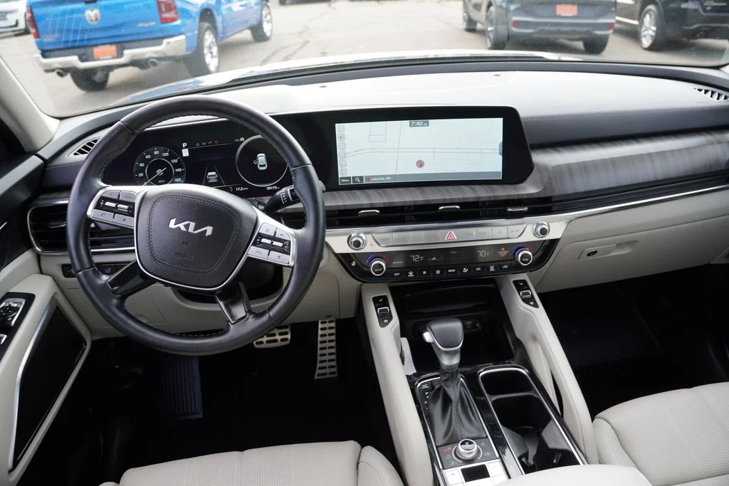 Certified Used 2024 Midnight Lake Blue Kia SX image 19