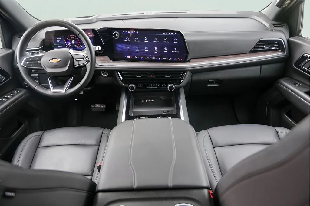 Used 2025 Gray Chevrolet LT image 27