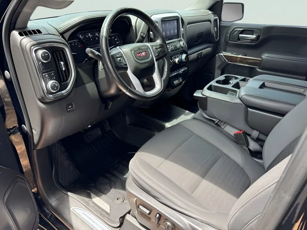 Used 2021 ONYX BLACK GMC Elevation image 11