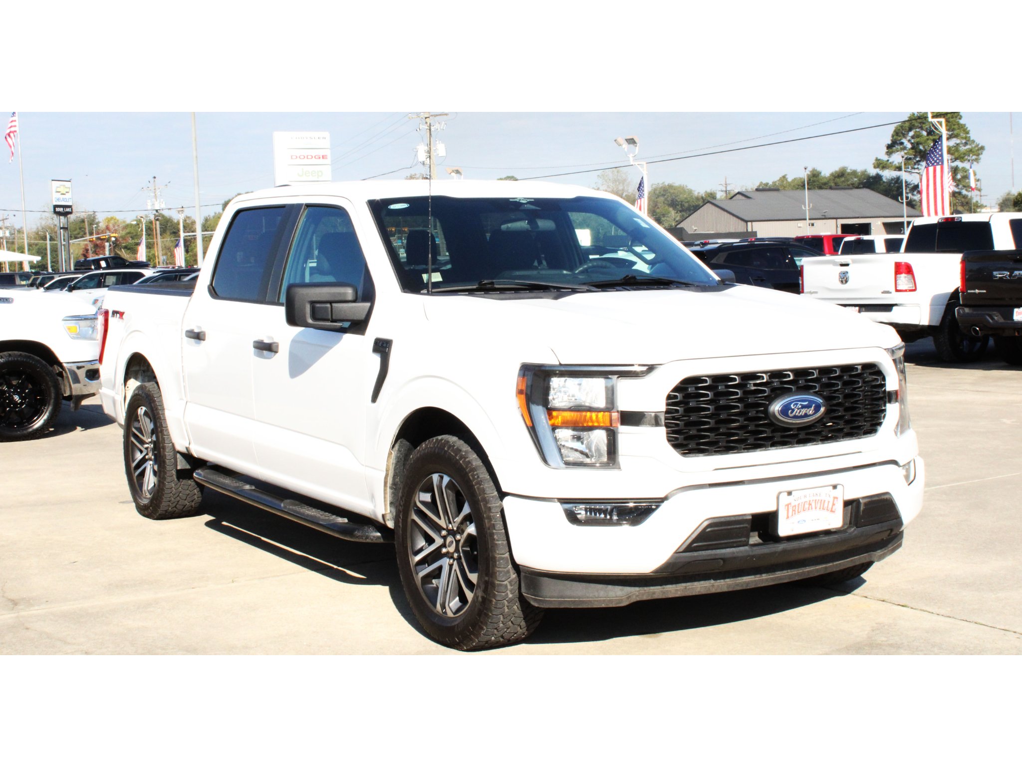 Used 2023 Oxford White Ford XL image 15