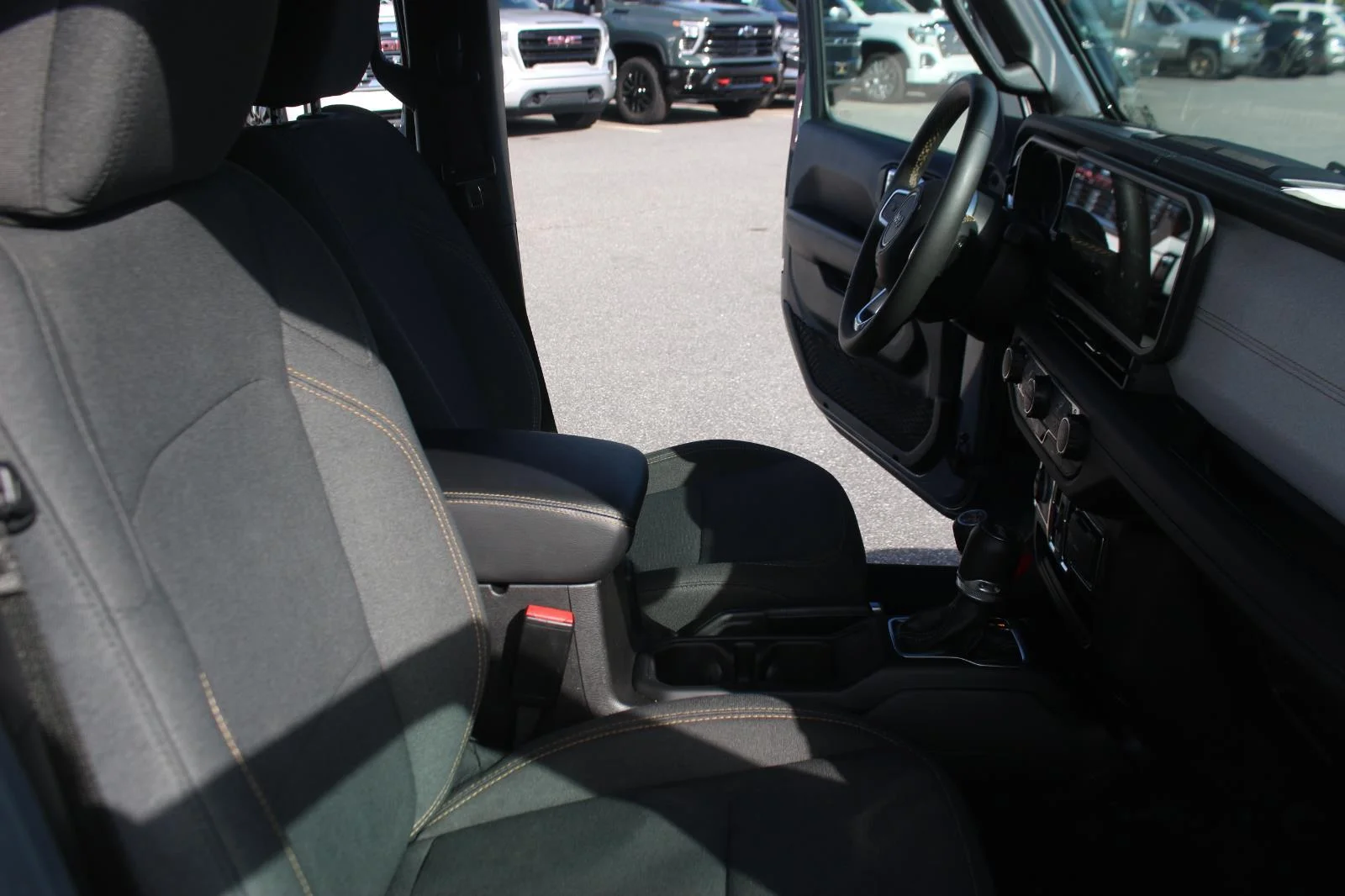 Used 2024 Grey Jeep Sahara image 32