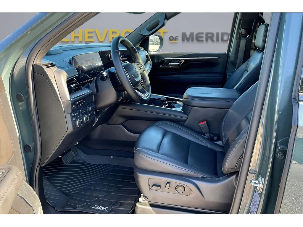 Used 2025 Cypress Gray Chevrolet Z71 image 11