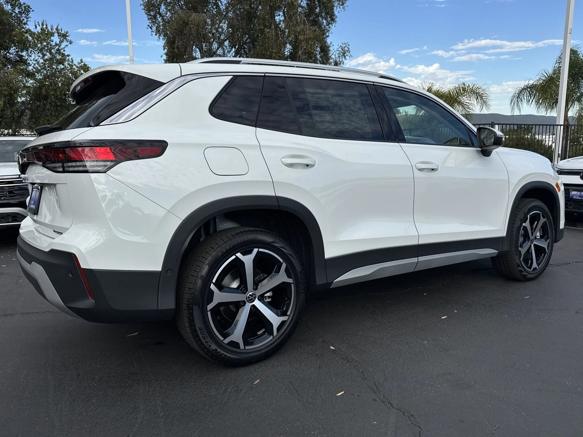 New 2026 Pure White Volkswagen SE image 7