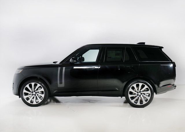 New 2026 Santorini Black Land Rover SE image 6
