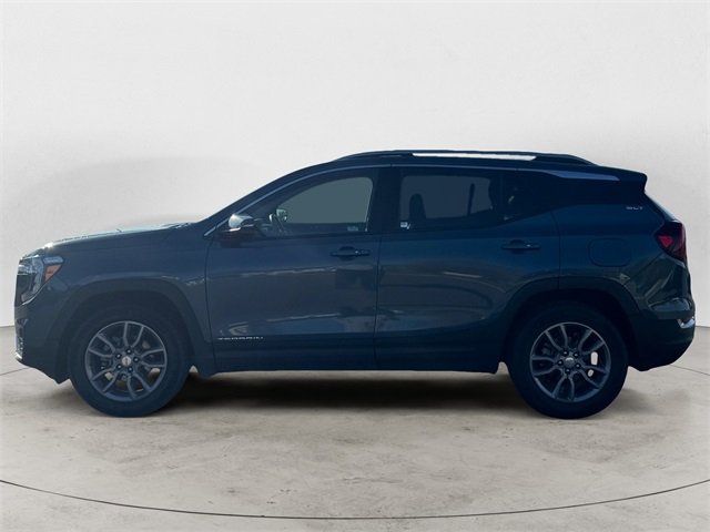 2024 Gmc Terrain SLT photo 2