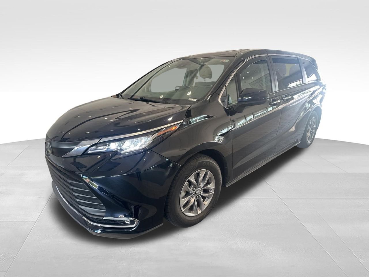 Used 2022 Black Toyota XLE image 1