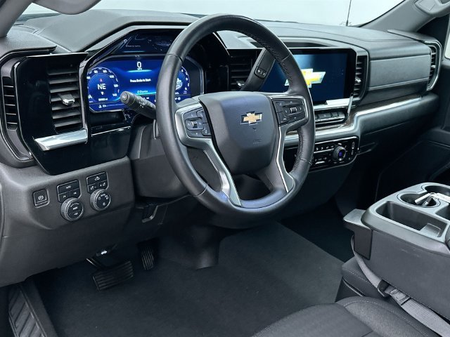 2022 Chevrolet Silverado 1500 LT - Photo 7