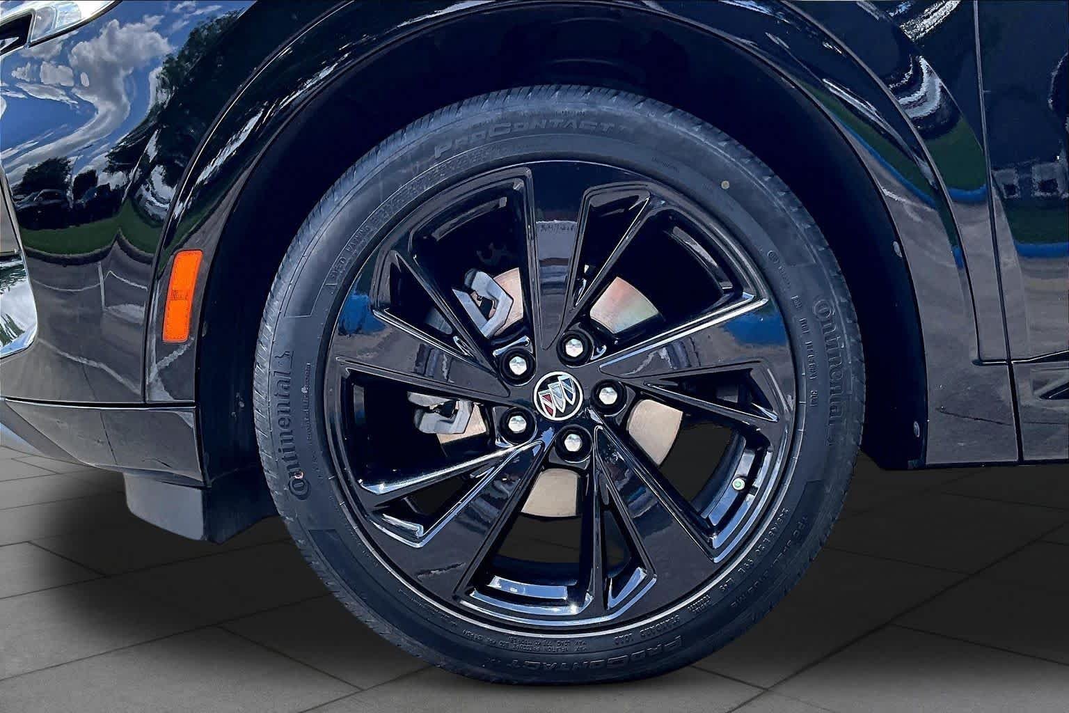 Used 2022 Ebony Twilight Metallic Buick Essence image 10