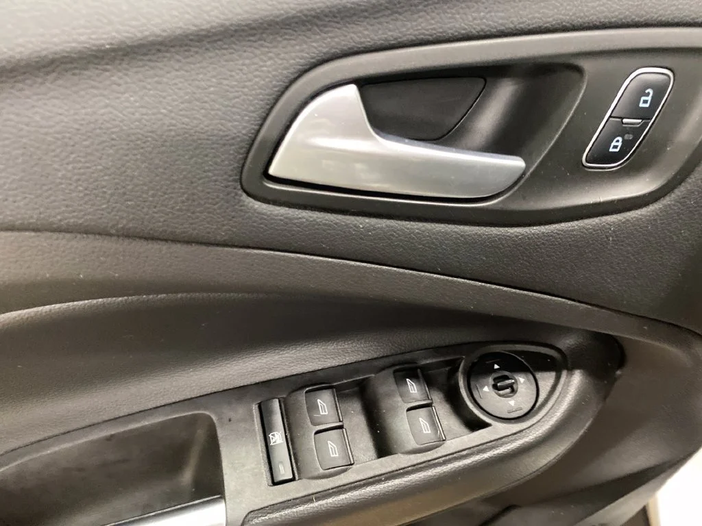 Used 2017 Silver Ford SE image 10