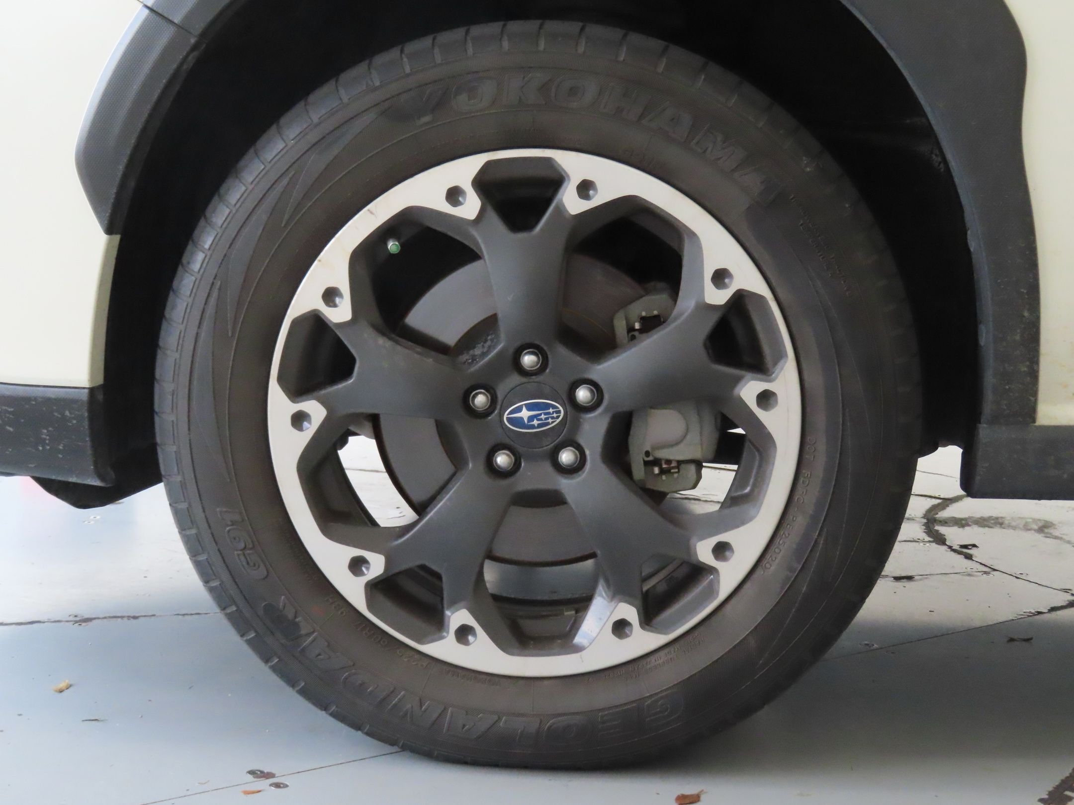 Used 2021 White Subaru Base image 25
