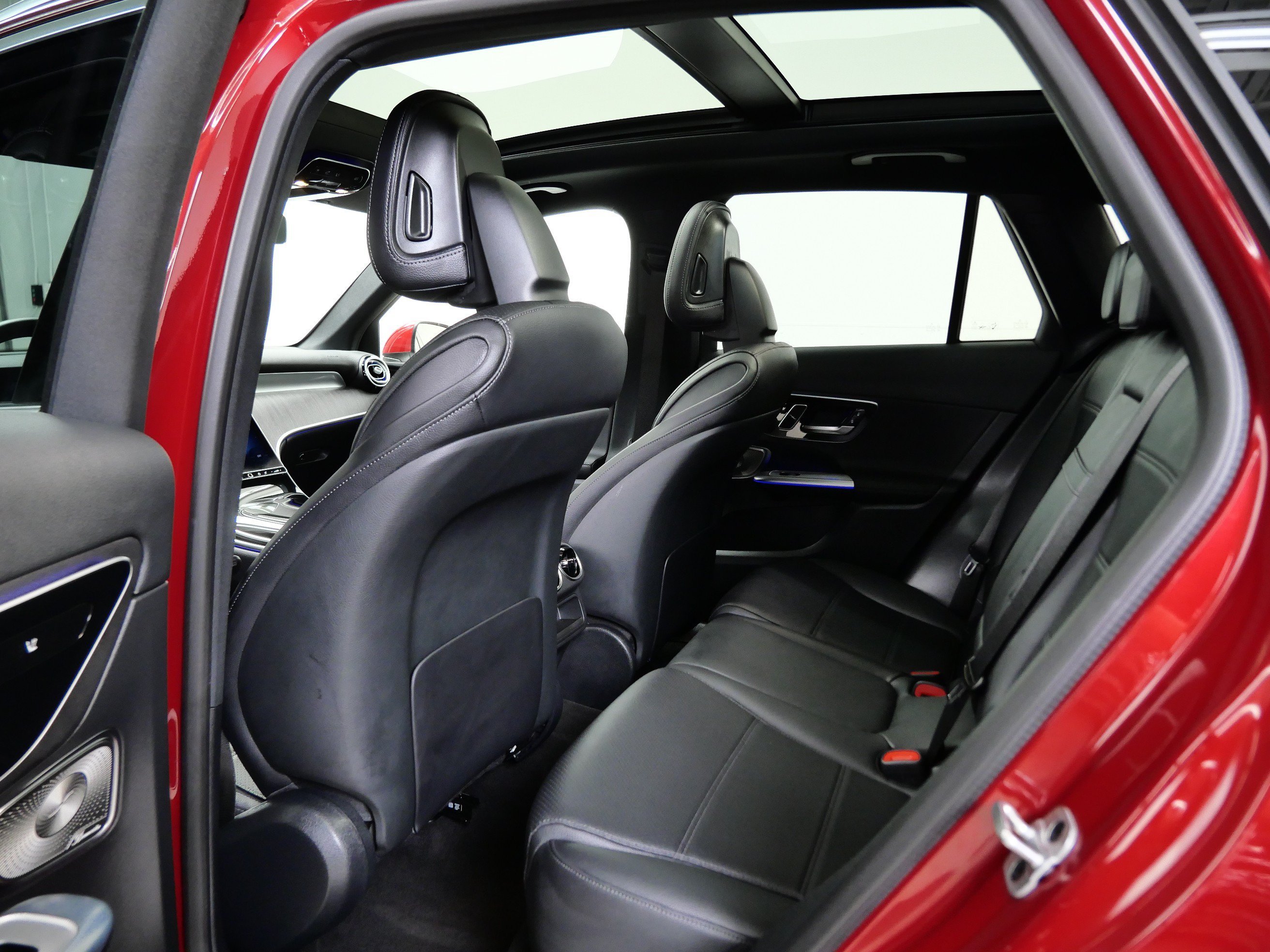 Certified Used 2026 MANUFAKTUR Patagonia Red Metallic Mercedes-Benz GLC 300 image 16