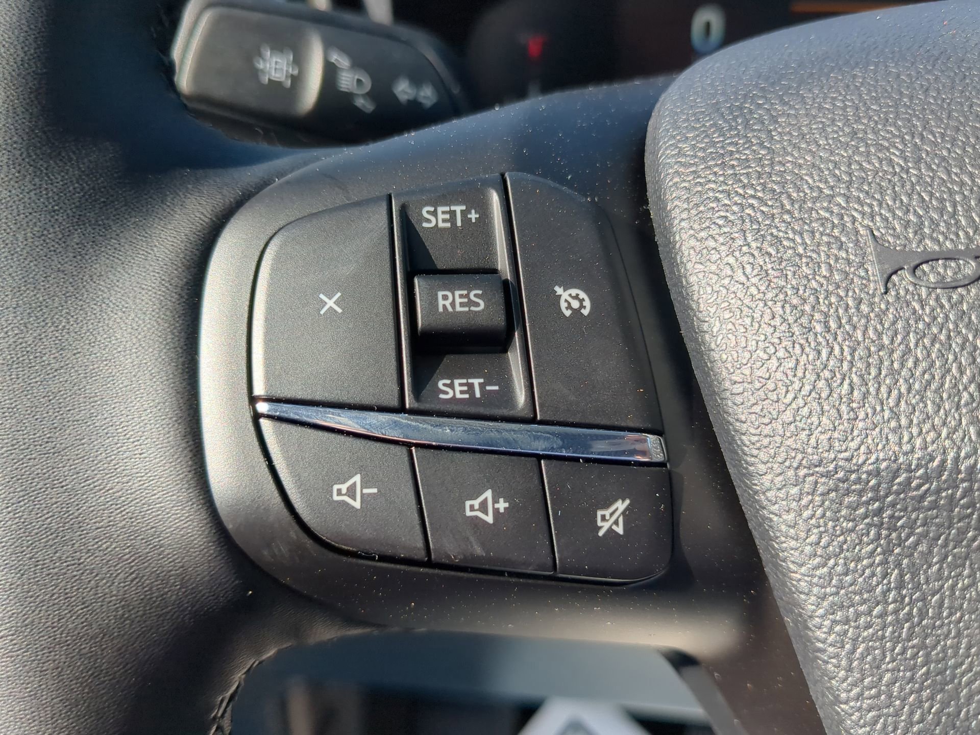 New 2026 Oxford White Ford XLT image 54