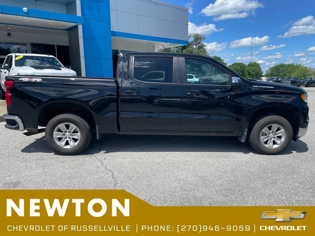 Used 2022 Black Chevrolet LT image 17