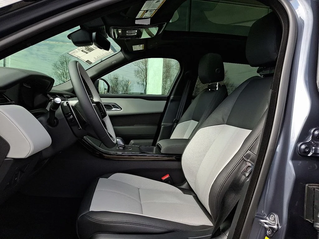 New 2026 Varesine Blue Land Rover Dynamic SE image 9