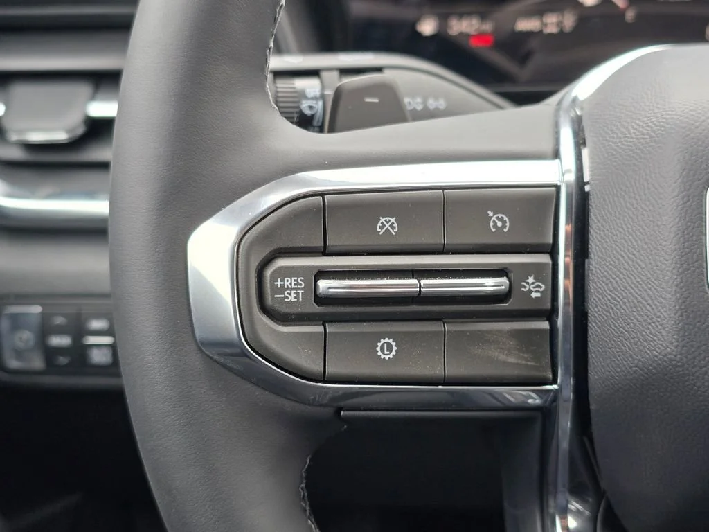 New 2026 Summit White GMC Elevation image 19