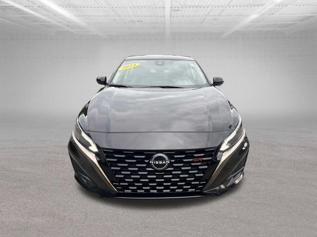 Used 2024 Super Black Nissan 2.5 SR image 13