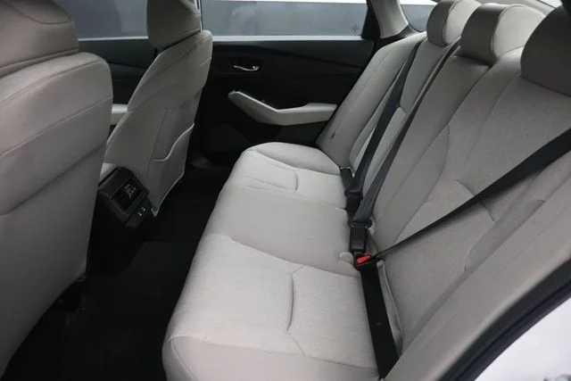 New 2026 Platinum White Pearl Honda LX image 22