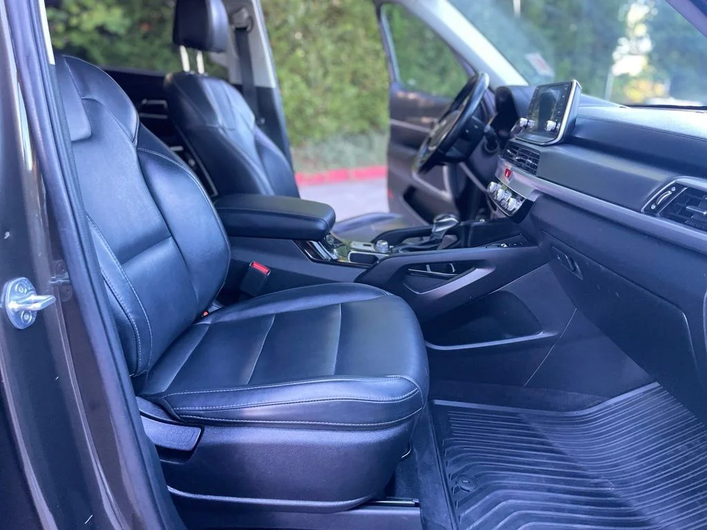 Used 2020 Dark Moss Kia S image 15