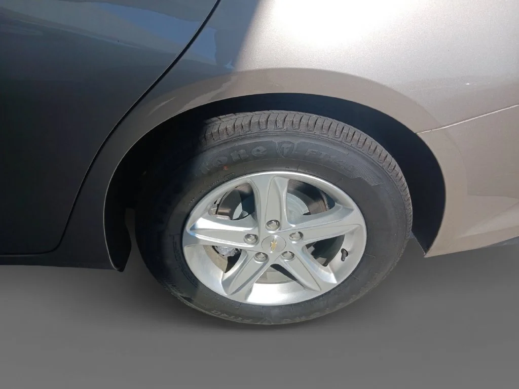 Used 2025 Mineral Gray Metallic Chevrolet LS image 8
