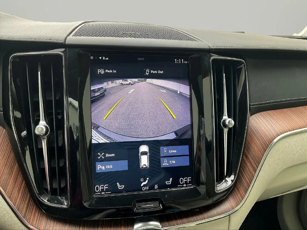 Used 2019 Onyx Black Metallic Volvo T6 Inscription image 15