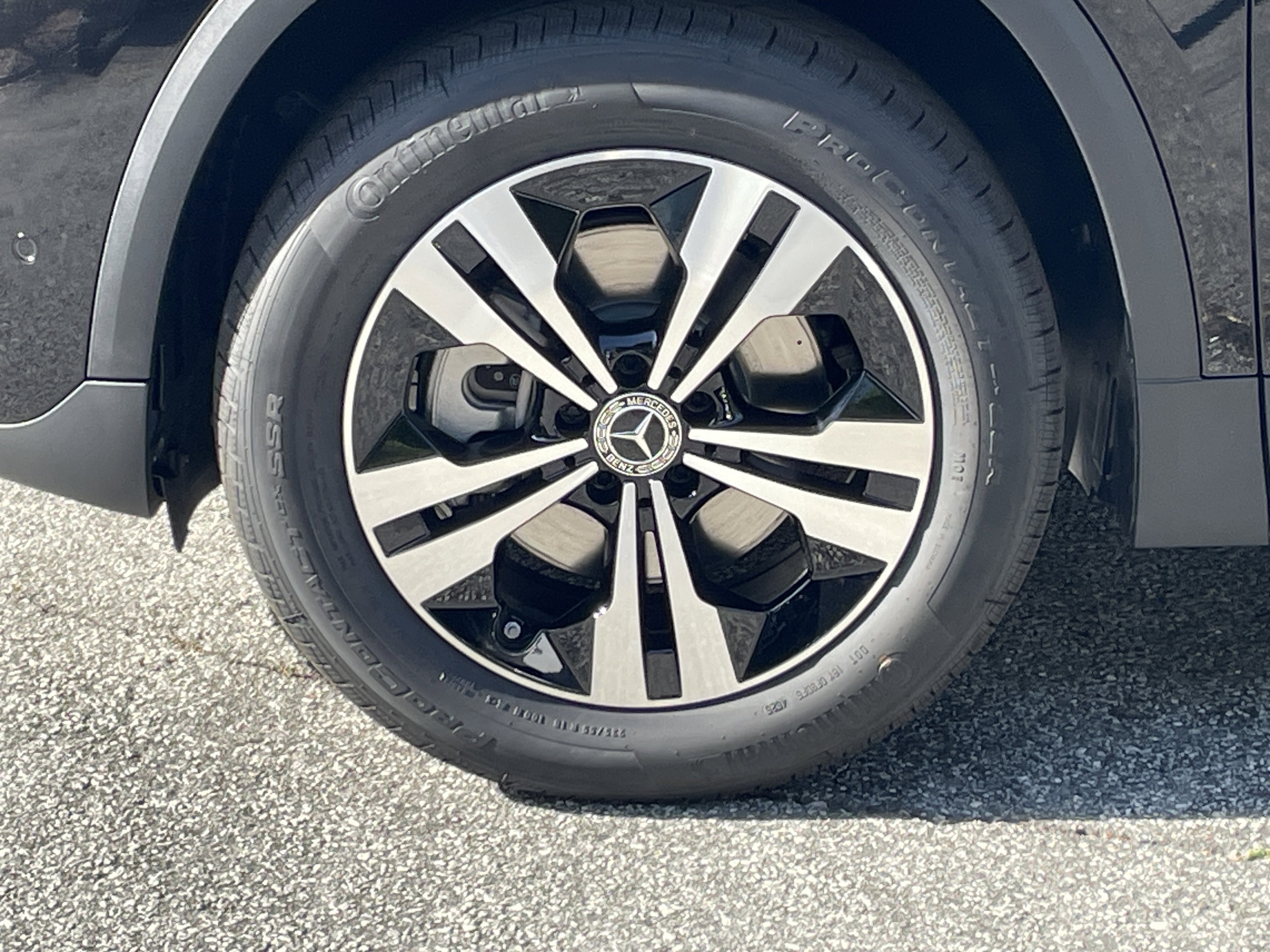 New 2026 Cosmos Black Metallic Mercedes-Benz GLA 250 SUV image 14