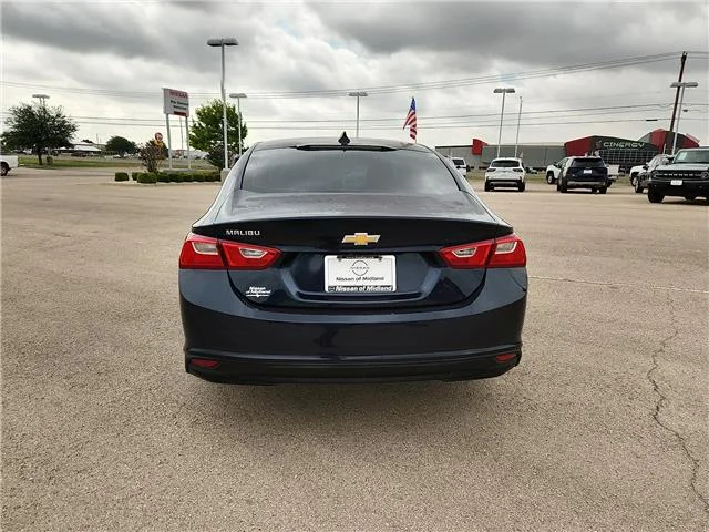 Used 2018 Blue Velvet Metallic Chevrolet LS w/1LS image 4