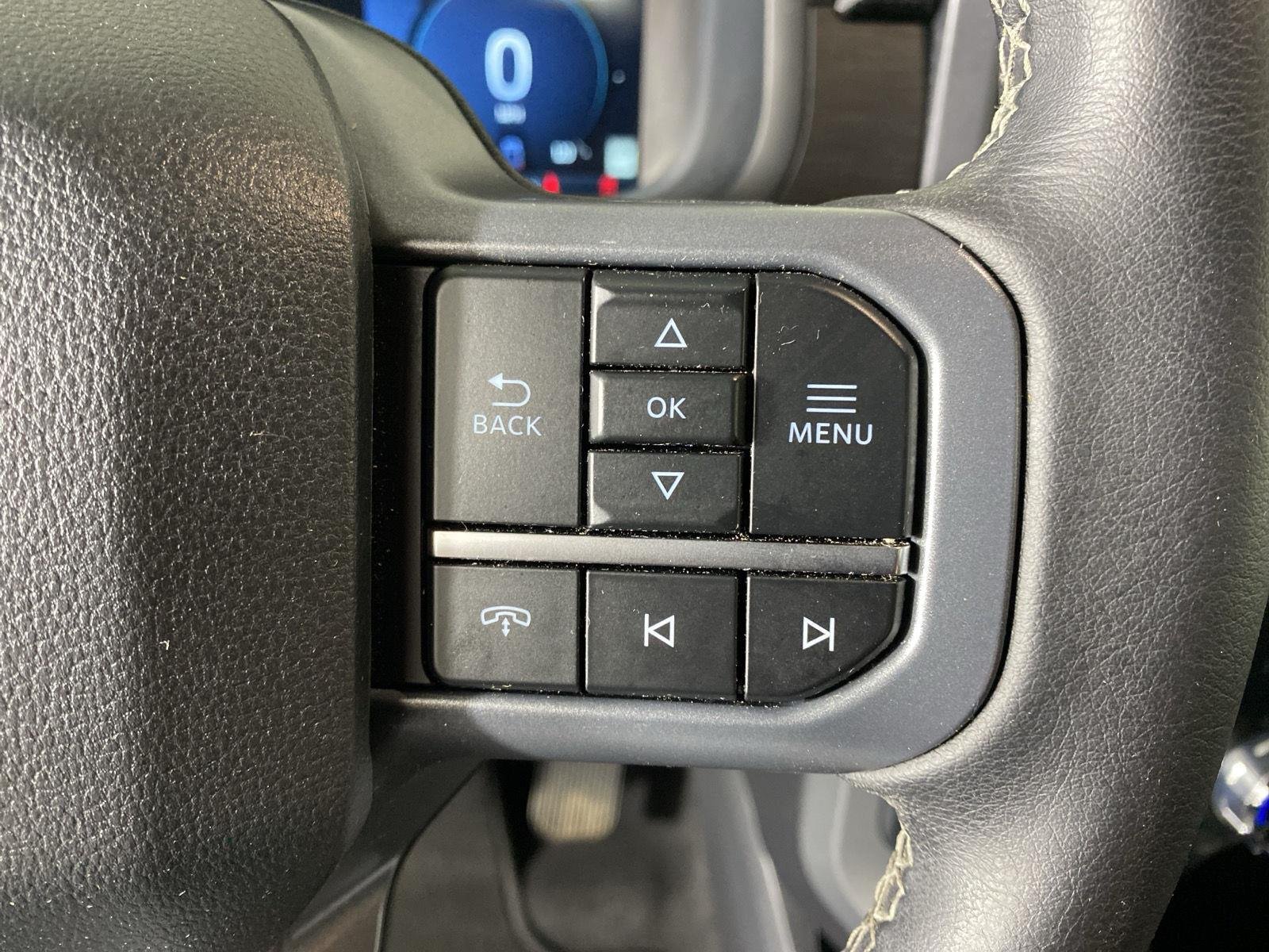Used 2025 Iconic Silver Ford XLT image 19