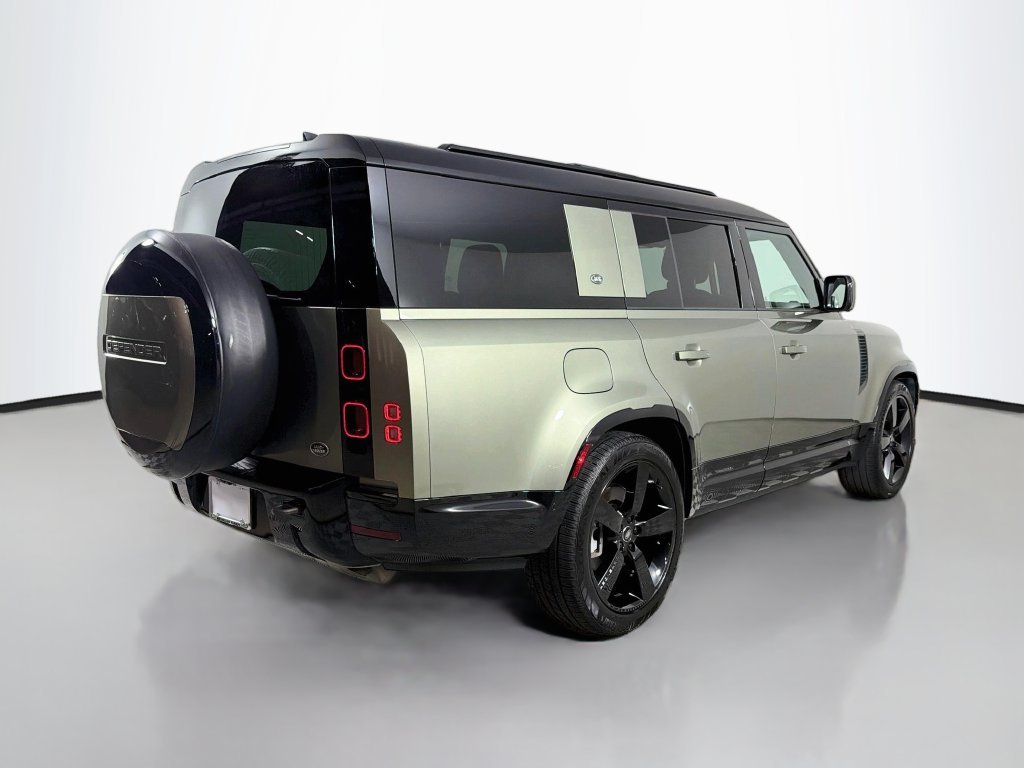 Certified Used 2023 Green Land Rover X-Dynamic SE image 5