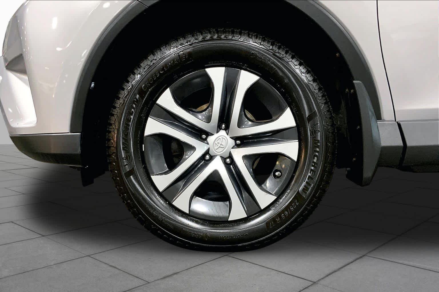 Used 2017 Silver Sky Metallic Toyota LE image 11