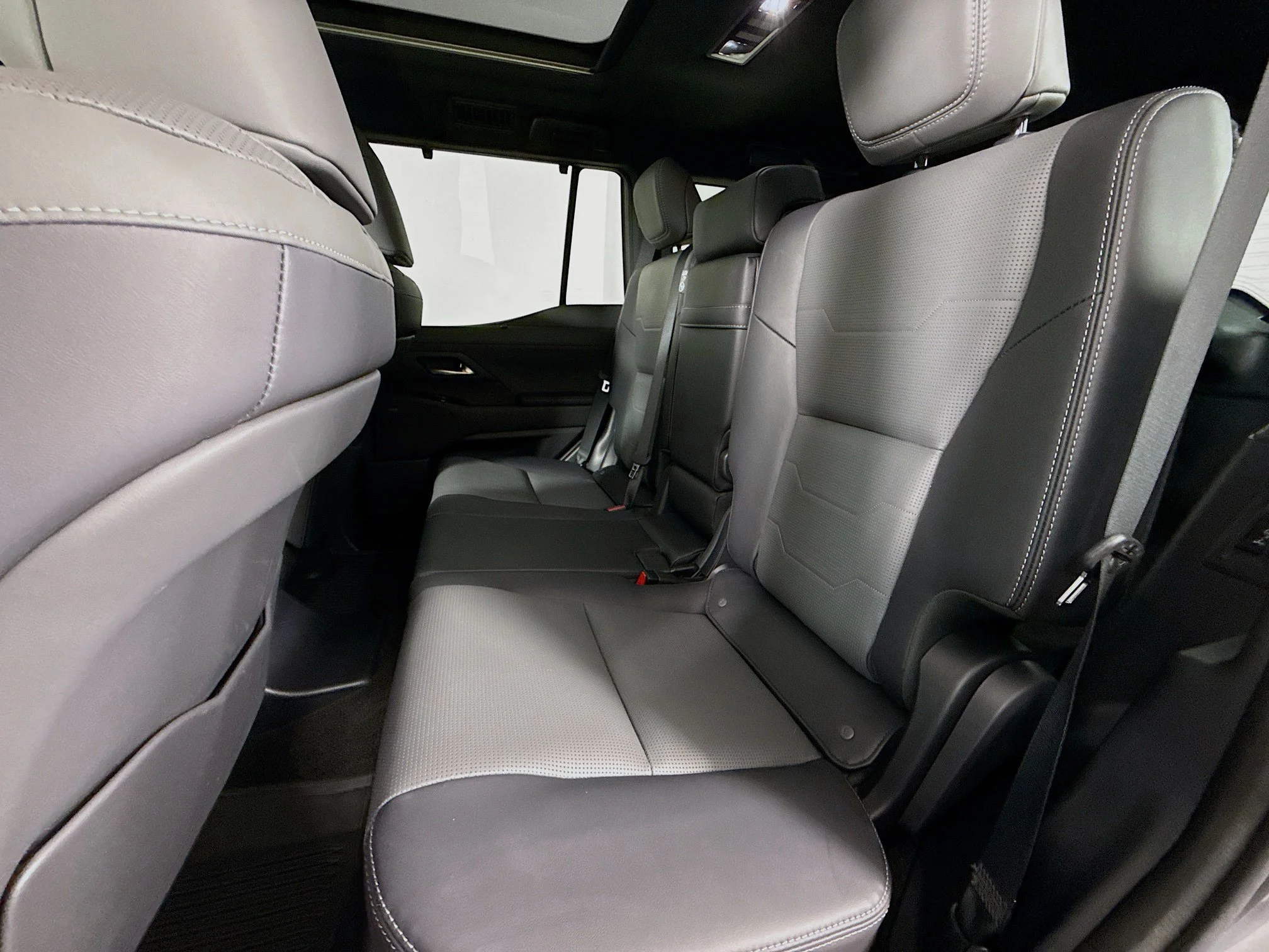 Used 2024 NEBULA GRAY PEARL Lexus 550 Luxury+ image 23