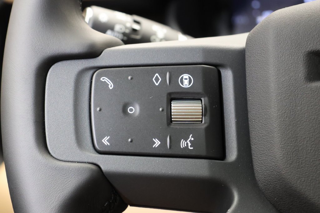 New 2026 Woolstone Green LAND ROVER X-Dynamic SE image 18