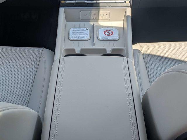New 2026 White Hyundai SEL FWD image 19