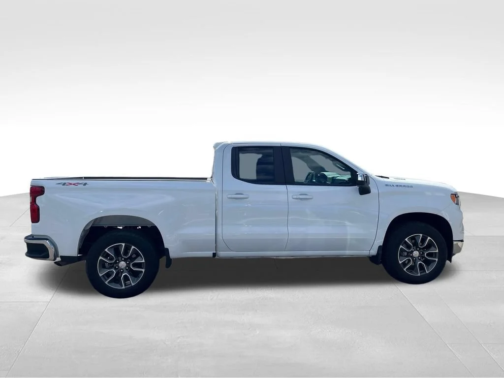 New 2025 Summit White Chevrolet LT (2FL) image 6