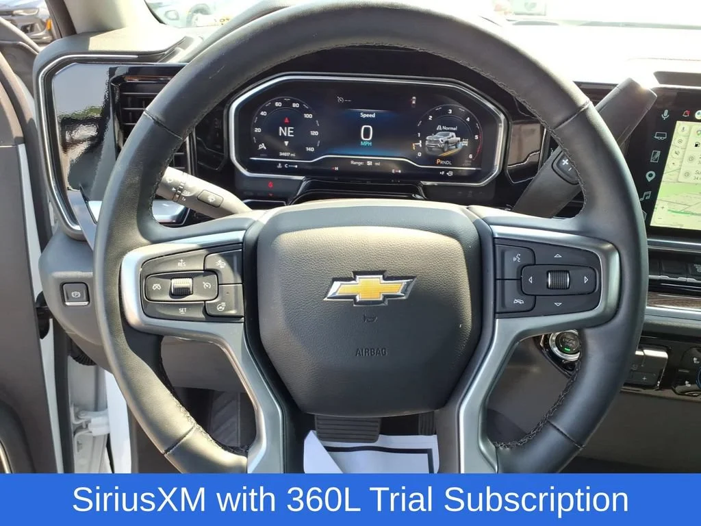 Used 2025 Summit White Chevrolet LT image 15