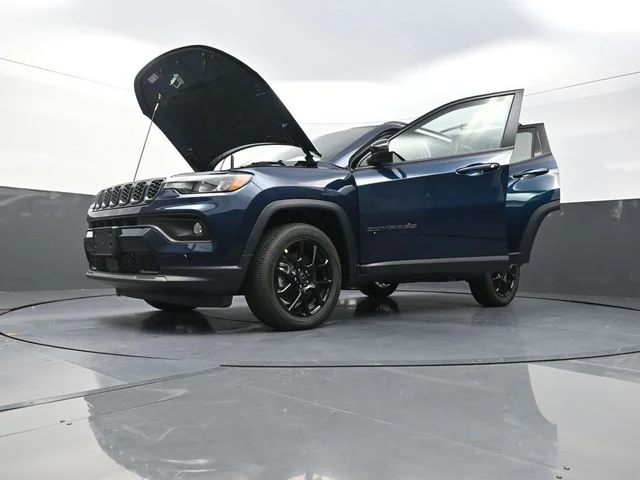 New 2026 Fathom Blue Pearl-Coat Exterior Paint Jeep Latitude image 31