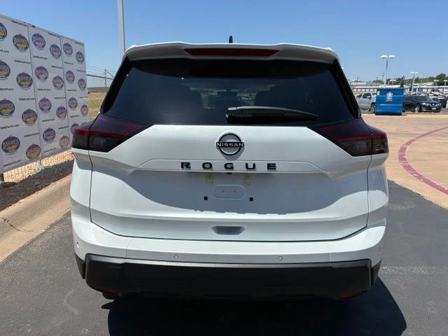 New 2026 Everest White Pearl Tricoat Nissan Dark Armor image 5