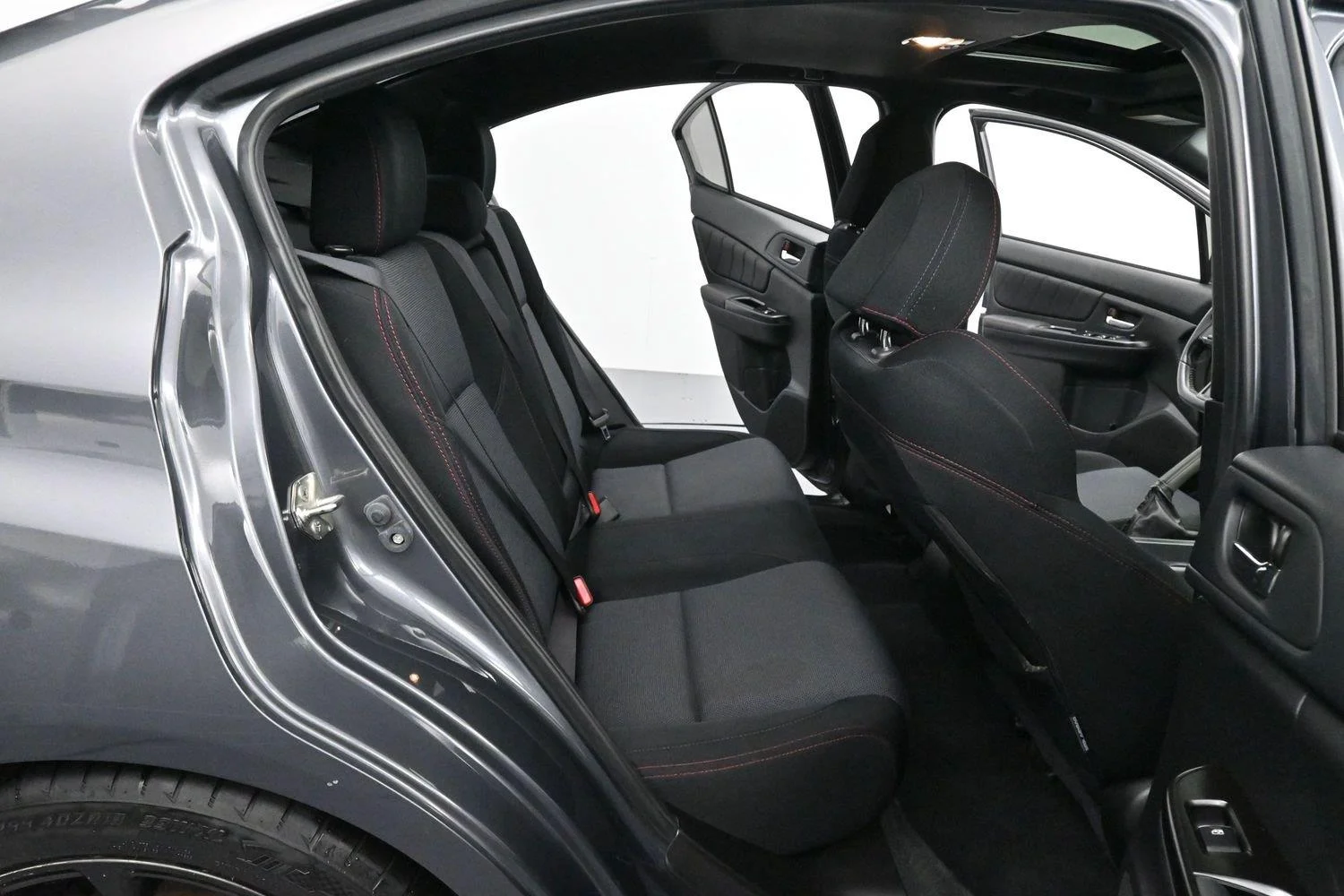 Used 2020 Magnetite Gray Metallic Subaru Premium image 29