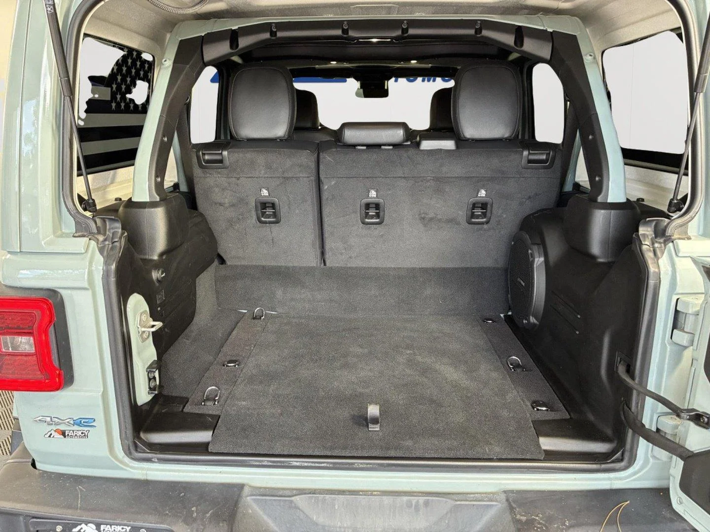 Used 2024 Earl Clearcoat Jeep Sahara image 9