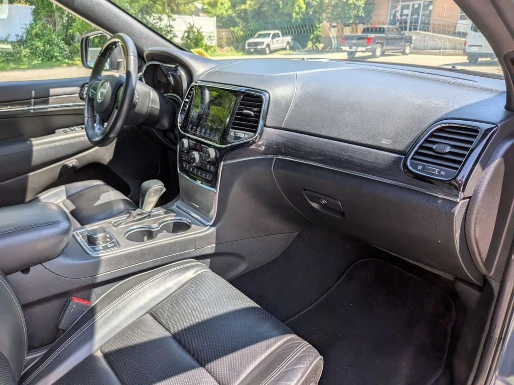 Used 2019 Blue Jeep Overland image 29