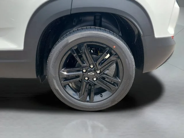New 2026 Summit White Chevrolet LT image 33