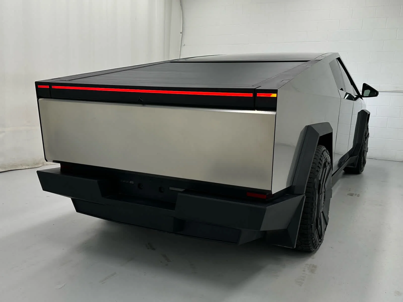 2024 Tesla Cybertruck Base - Photo 6