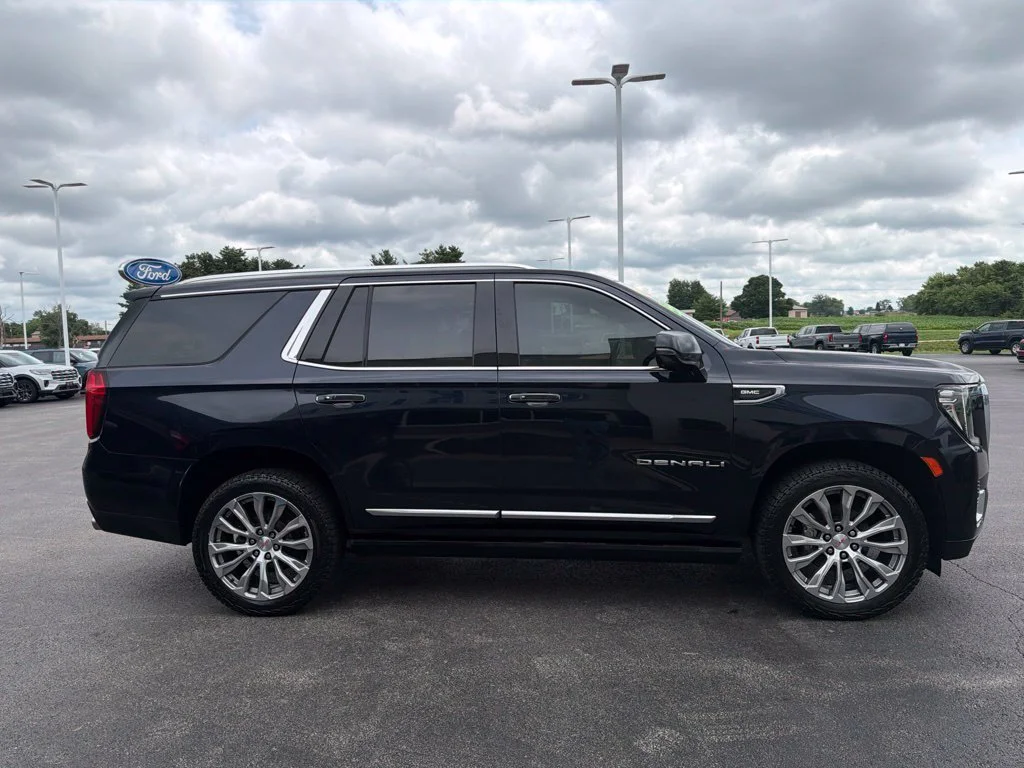 Used 2022 Midnight Blue Metallic GMC Denali image 6