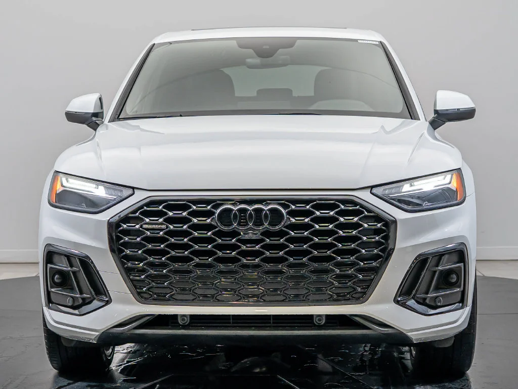 Used 2023 Glacier White Metallic Audi 45 S line Premium Plus image 2