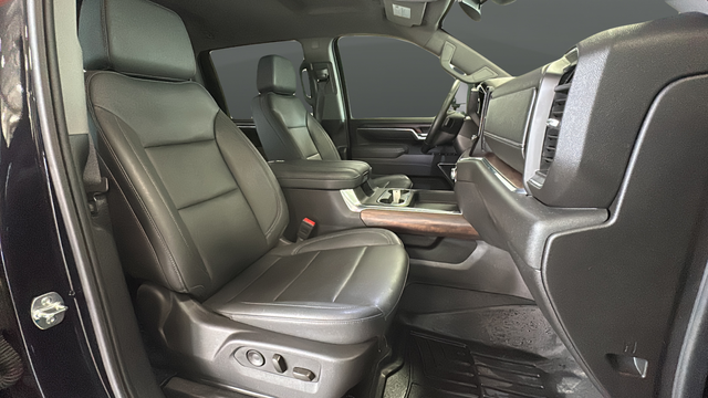 Used 2025 Titanium Rush Metallic GMC SLT image 23